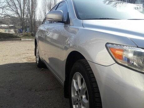 Toyota Camry 2010 года