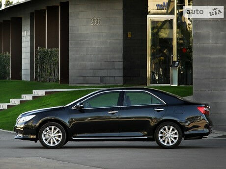 Тойота Камри 2010 года Toyota Camry 2010 года