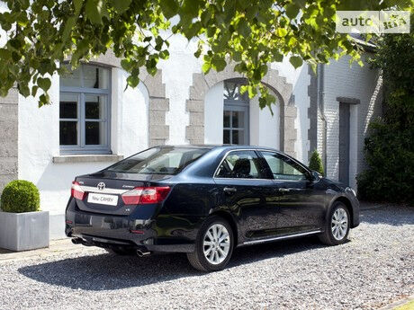 Тойота Камри 2012 года Toyota Camry 2012 года
