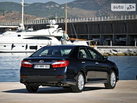 Тойота Камри 2006 року Toyota Camry 2006 року