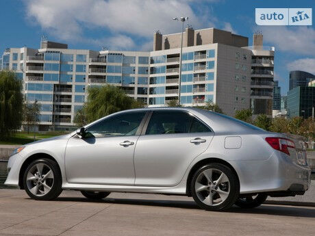 Тойота Камри 2003 года Toyota Camry 2003 года