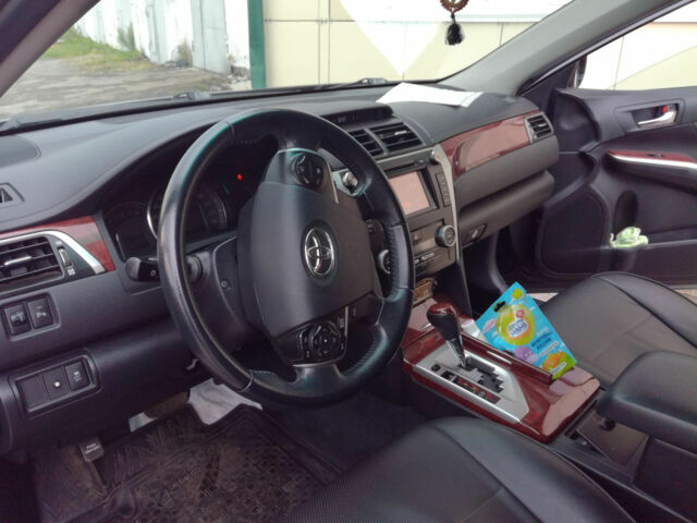 Toyota Camry 2013 года