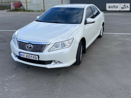 Toyota Camry 2013 года