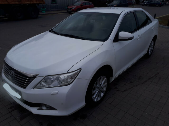Toyota Camry 2012 года