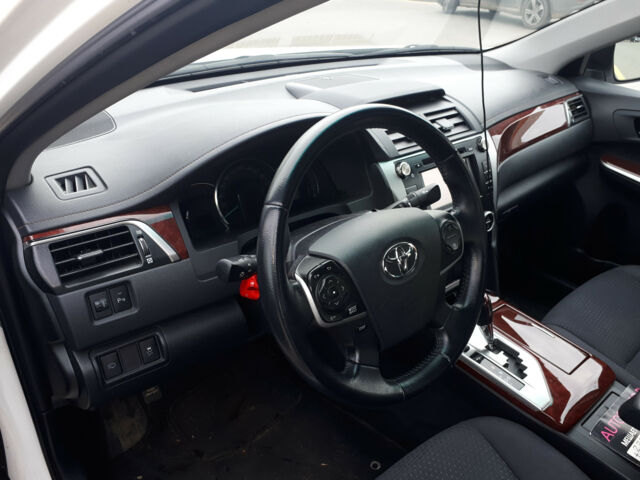 Toyota Camry 2012 года