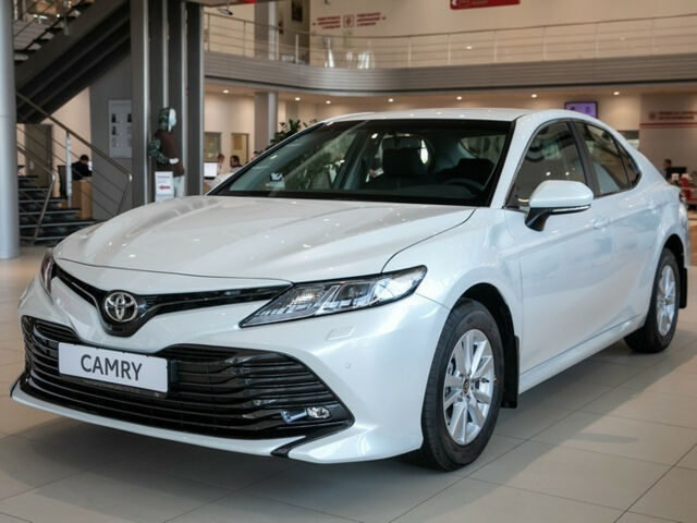 Toyota Camry 2021 року