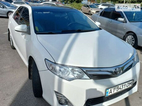 Toyota Camry 2013 года