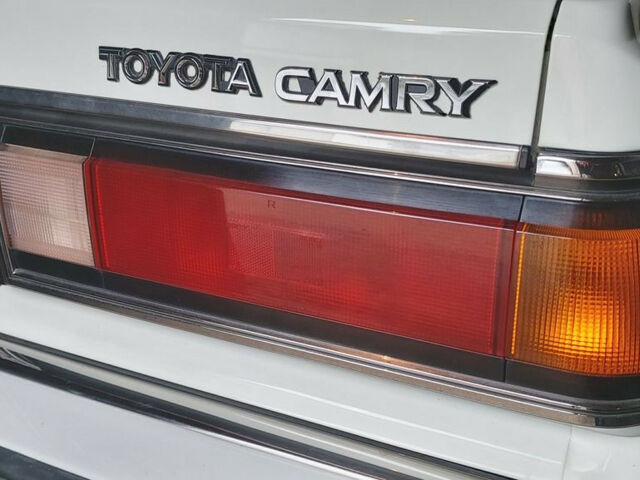 Toyota Camry 1985 года