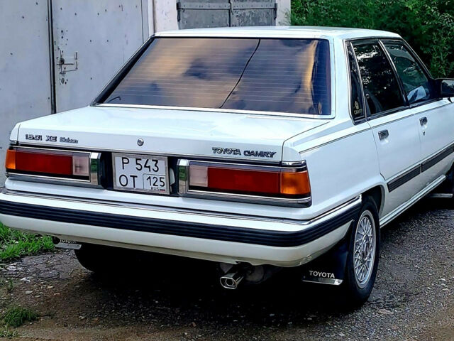 Toyota Camry 1985 года