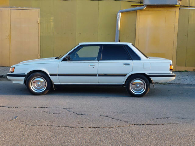 Toyota Camry 1985 года