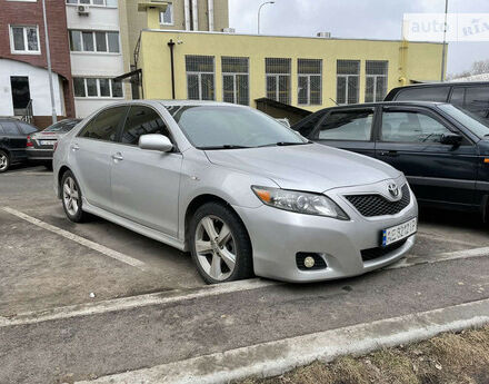 Toyota Camry 2011 года