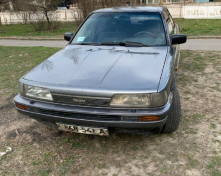 Toyota Camry 1987 року - Фото 2 автомобіля