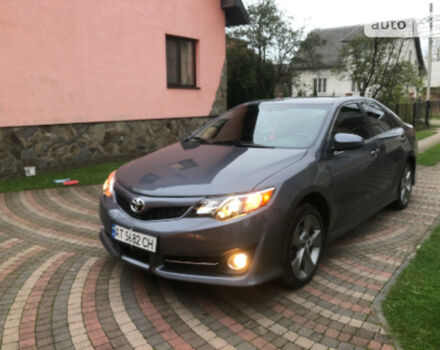 Toyota Camry 2013 року