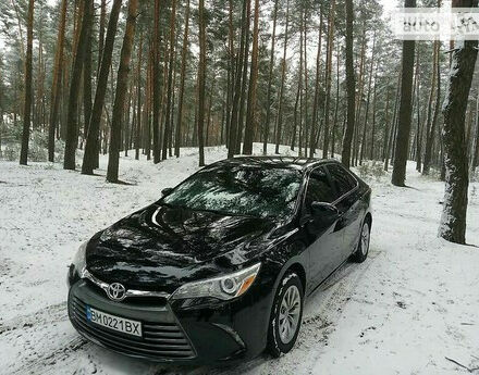 Toyota Camry 2016 року