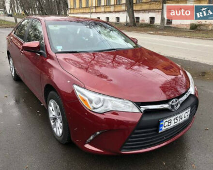 Toyota Camry 2015 року