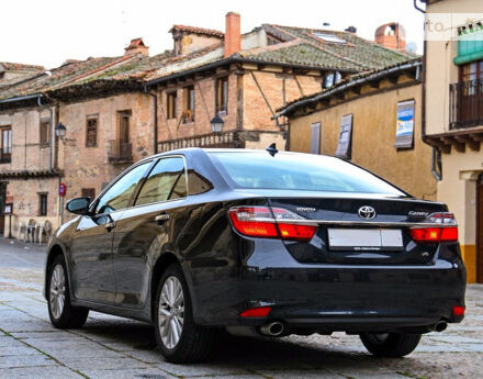 Toyota Camry 2013 года