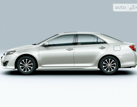 Toyota Camry 2013 года