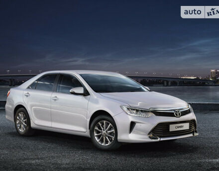 Toyota Camry 2013 года