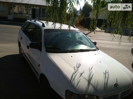 Тойота Карина 1999 року Toyota Carina 1999 року