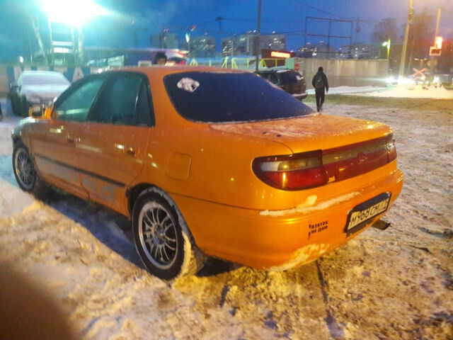 Тойота Карина 1992 року Toyota Carina 1992 року