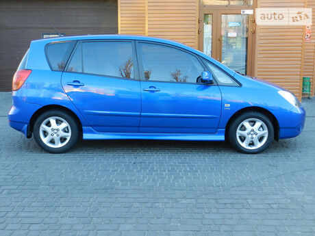 Тойота Королла Версо 2006 року Toyota Corolla Verso 2006 року