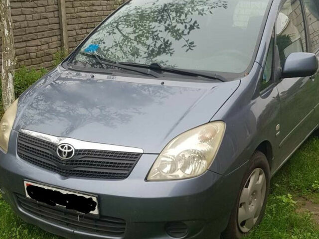 Тойота Королла Версо 2003 года Toyota Corolla Verso 2003 года