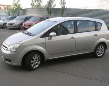 Toyota Corolla Verso 2006 года - Фото 3 авто