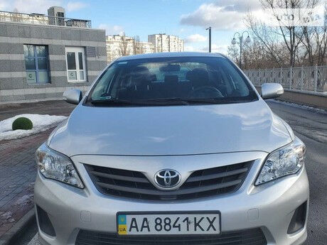 Toyota Corolla 2011 года