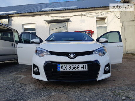 Toyota Corolla 2014 года