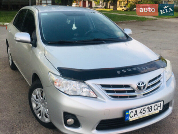 Toyota Corolla 2011 года