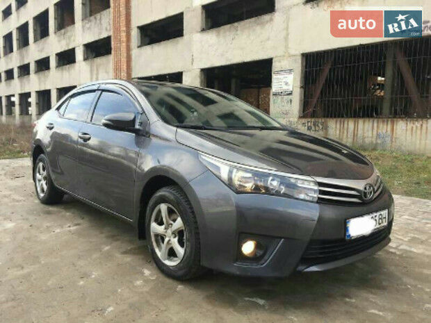 Toyota Corolla 2013 года