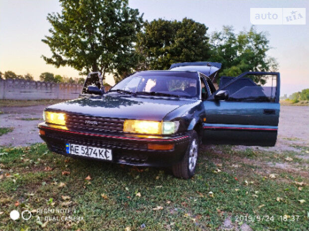 Toyota Corolla 1988 года