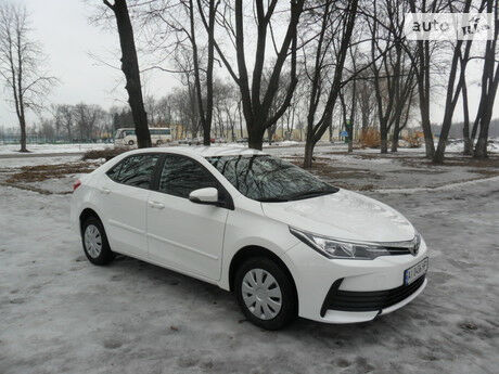 Toyota Corolla 2017 года