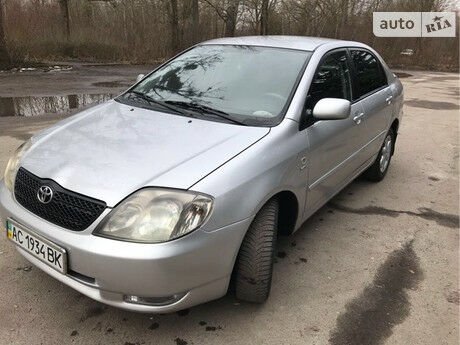 Тойота Королла 2003 року Toyota Corolla 2003 року