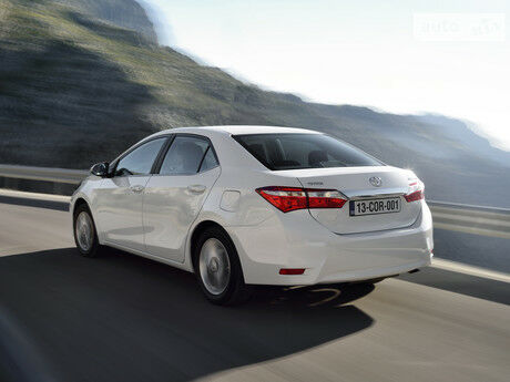 Тойота Королла 2014 року Toyota Corolla 2014 року