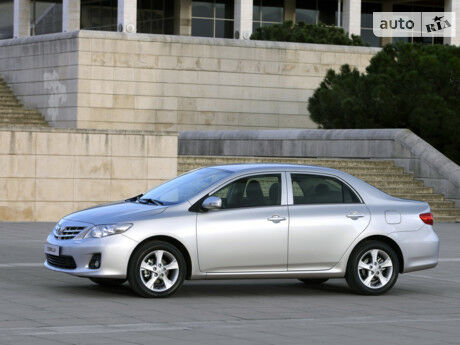 Тойота Королла 2003 року Toyota Corolla 2003 року
