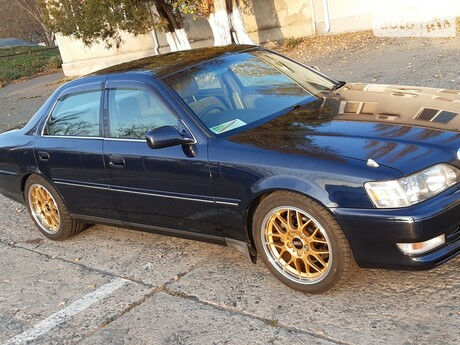 Тойота Креста 2000 года Toyota Cresta 2000 года