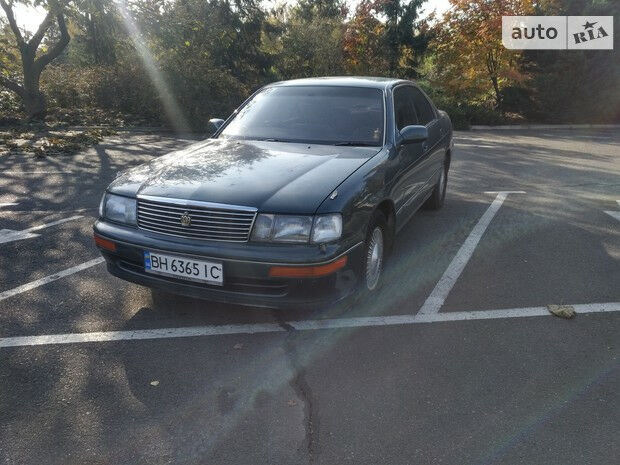 Тойота Краун 1992 року Toyota Crown 1992 року