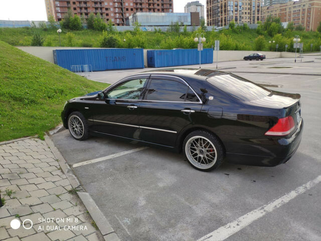 Toyota Crown 2004 року