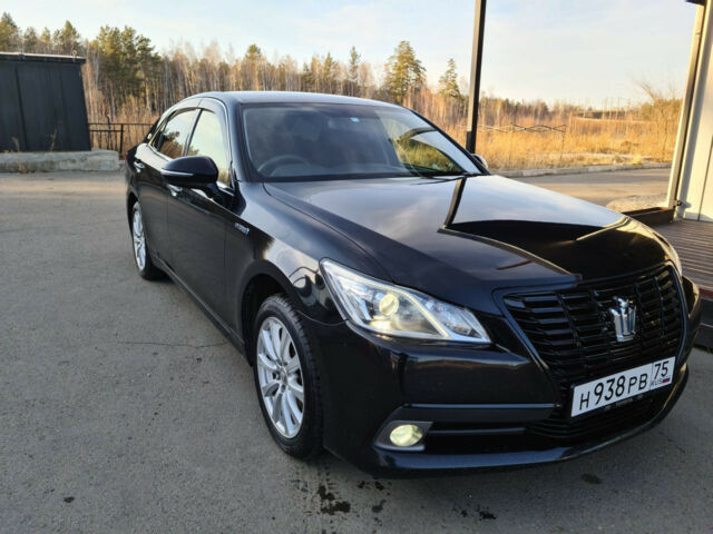 Toyota Crown 2014 року