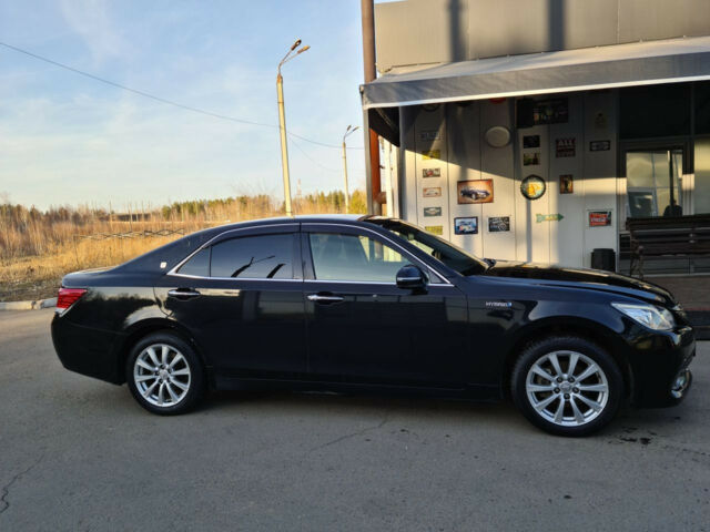 Toyota Crown 2014 року