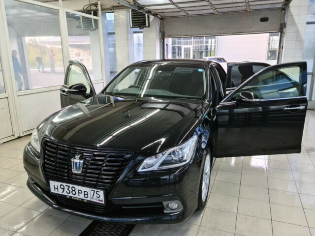 Toyota Crown 2014 року