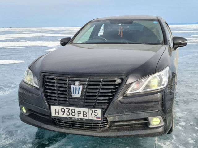 Toyota Crown 2014 года