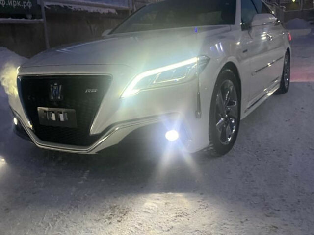 Toyota Crown 2018 року