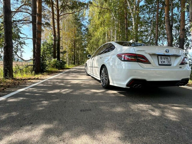 Toyota Crown 2018 года