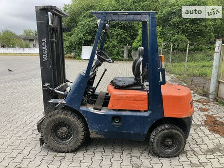 Тойота null 1990 року Toyota DT 1990 року
