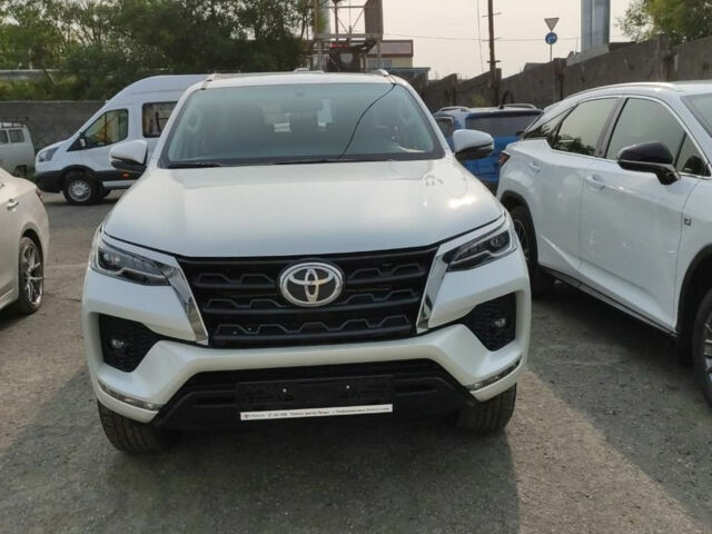 Toyota Fortuner 2021 року