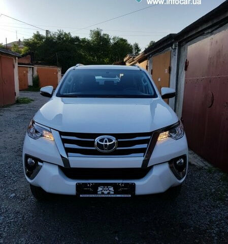 Toyota Fortuner 2019 року