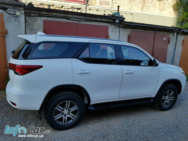 Toyota Fortuner 2019 года