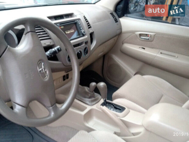 Toyota Fortuner 2007 года